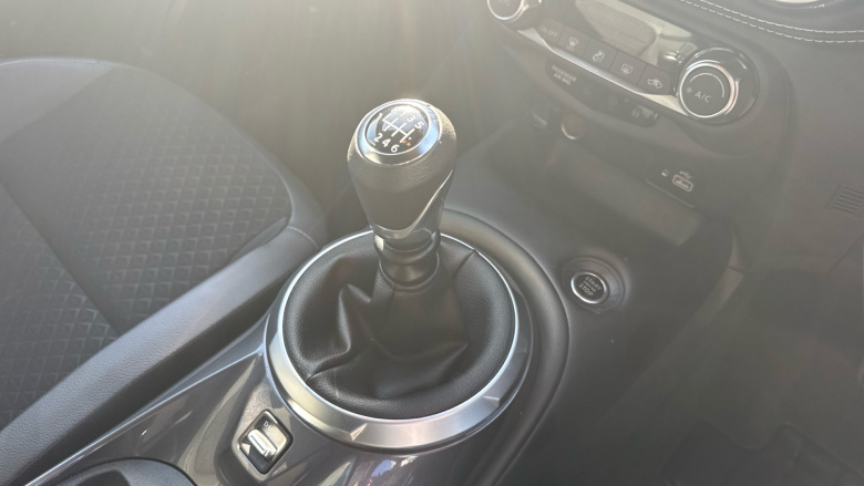 Nissan Juke 1.0 DiG-T 114 N-Connecta 5dr Petrol Hatchback